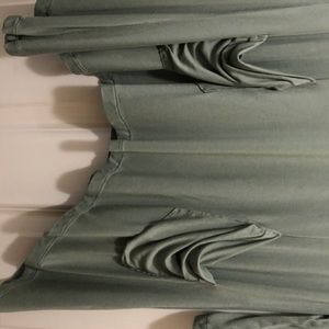 LOGO by Lori Goldstein Tops - Tunic length top with pockets LOGO by Lori Goldstein Tops - Tunic length top with pockets